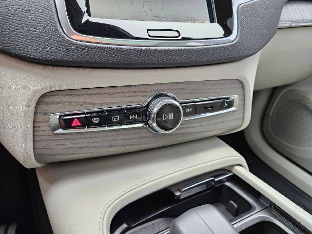 Certified 2025 Volvo XC90 T8 Plus w/ Protection Package Premier AWD/4WD image 28