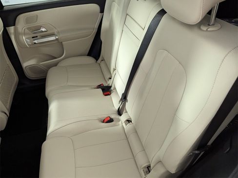 New 2026 Mercedes-Benz GLB 250 image 13