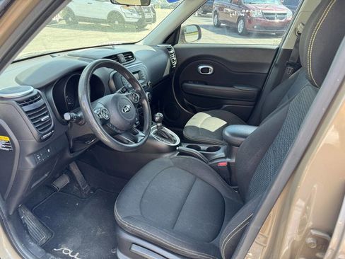 Used 2015 Kia Soul image 9