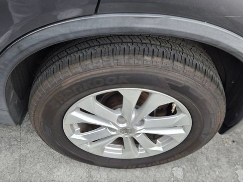 Used 2016 Nissan Rogue SV w/ SV Premium Package FWD image 6