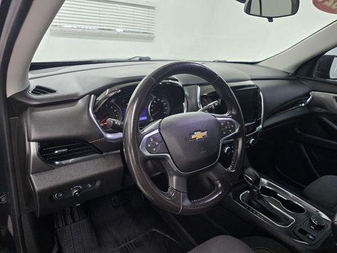 Used 2021 Chevrolet Traverse LT FWD image 12
