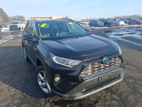 Used 2021 Toyota RAV4 Limited image 3