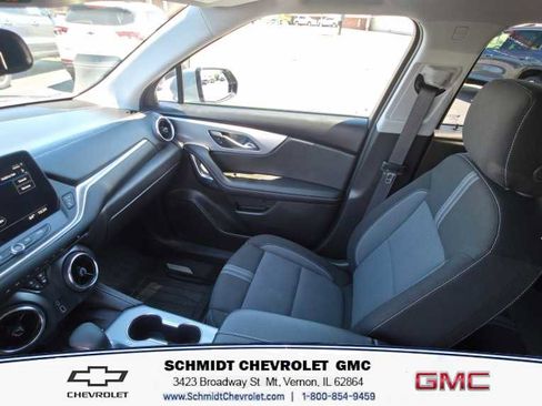 Used 2024 Chevrolet Blazer LT w/ Convenience Package FWD image 17