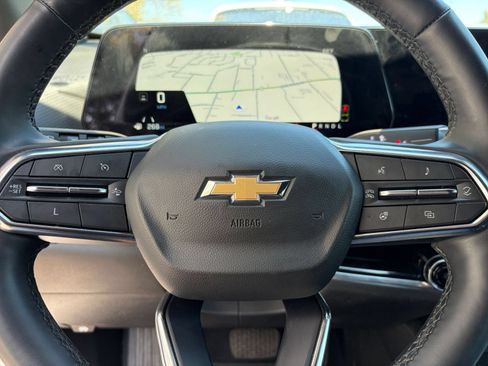 Used 2025 Chevrolet Equinox LT FWD image 24