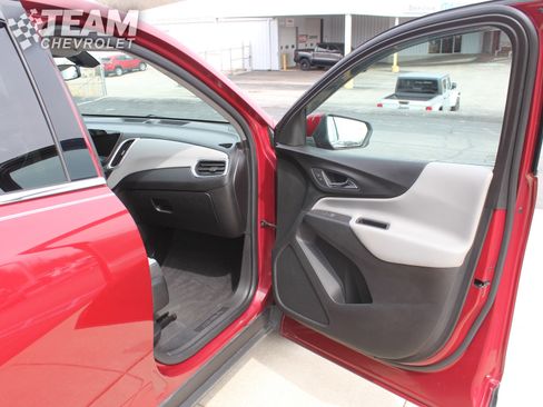 Used 2018 Chevrolet Equinox LT w/ Sun & Infotainment Package image 27