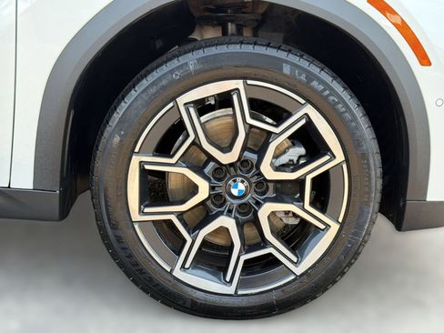 Used 2025 BMW X2 xDrive28i w/ Premium Package AWD/4WD image 13