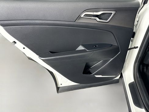 Used 2023 Kia Sportage LX image 25