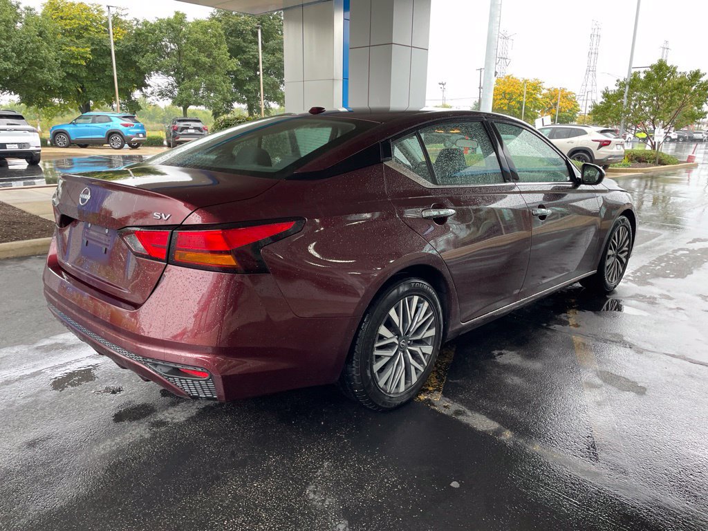 Used 2024 Nissan Altima 2.5 SV FWD image 5