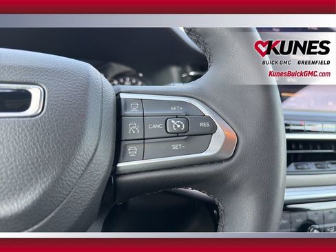 Used 2025 Jeep Compass Limited image 23