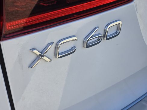 Used 2026 Volvo XC60 B5 Ultra w/ Protection Package Premier AWD/4WD image 14