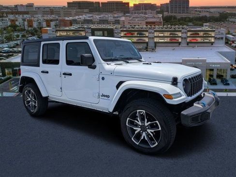 Used 2024 Jeep Wrangler Unlimited AWD/4WD image 1