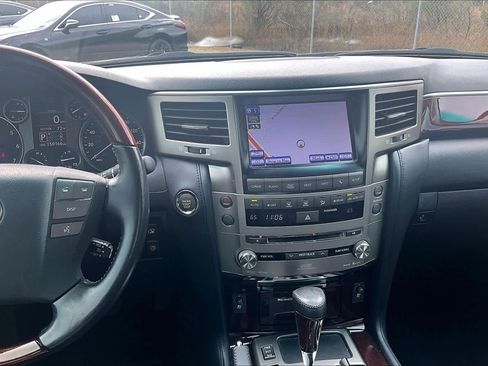 Used 2013 Lexus LX 570 4WD image 6