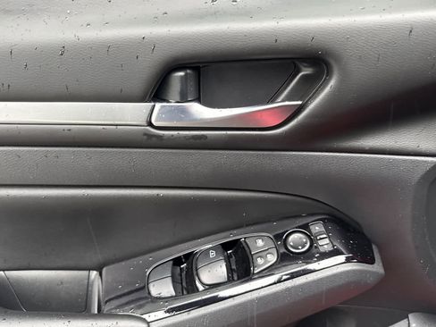 Used 2023 Nissan Altima 2.5 SV image 10