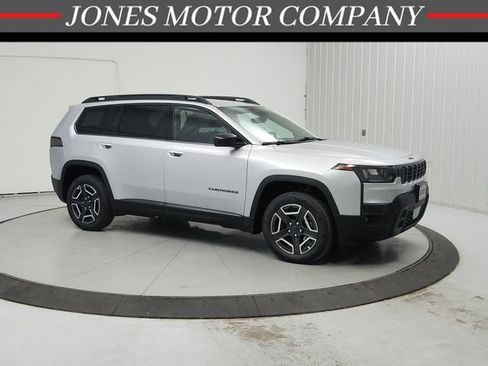 New 2026 Jeep Cherokee Laredo AWD/4WD image 1