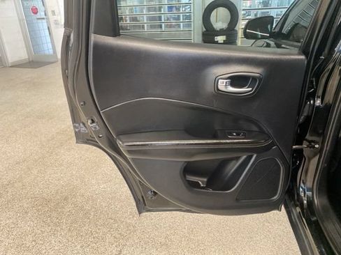 Used 2019 Jeep Compass Latitude w/ Cold Weather Group AWD/4WD image 29