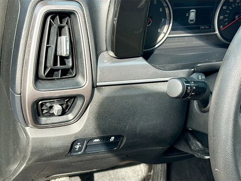 Used 2023 Kia Sorento LX image 10