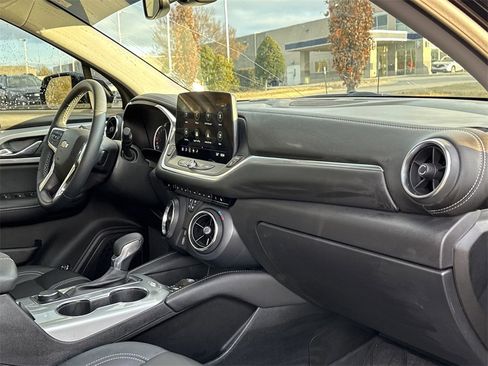 Used 2024 Chevrolet Blazer LT image 17