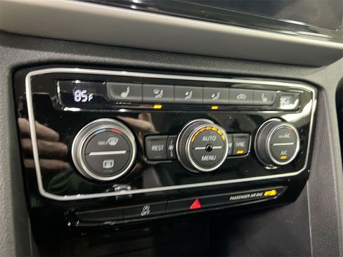 Used 2023 Volkswagen Atlas SE image 15