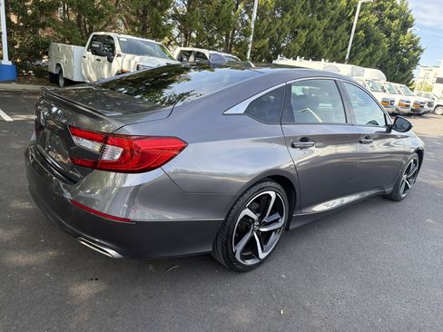 Used 2019 Honda Accord Sport image 10