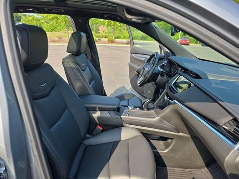 Used 2025 Cadillac XT6 Luxury AWD/4WD image 12