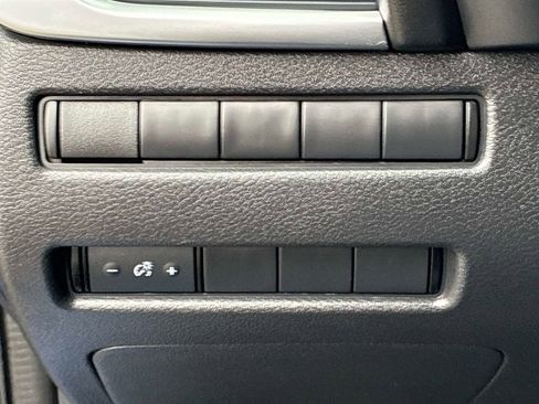 Used 2021 Nissan Rogue S image 21