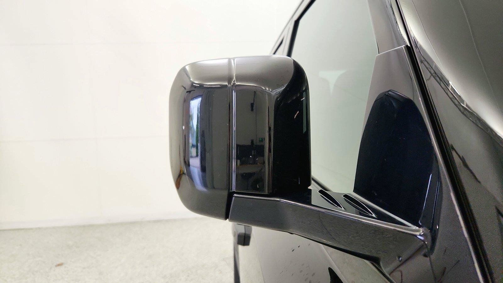 Used 2023 Land Rover Defender 110 SE AWD/4WD image 35