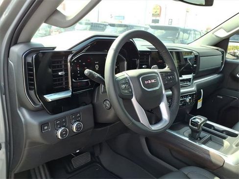New 2026 GMC Sierra 1500 SLT image 11
