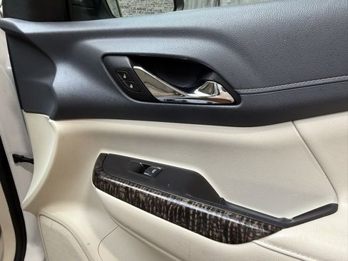 Used 2020 GMC Acadia Denali image 11