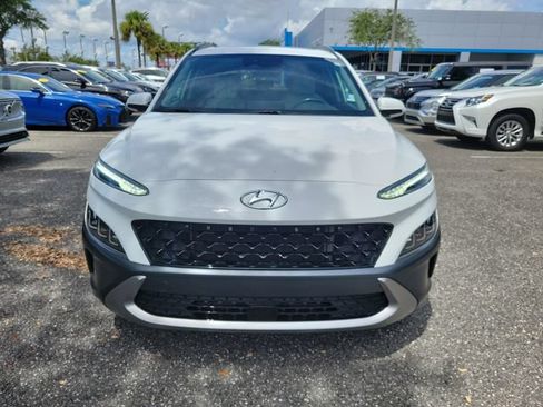 Used 2022 Hyundai Kona Limited AWD/4WD image 8