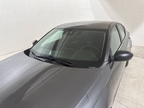 Used 2025 Nissan Altima 2.5 SV FWD image 11