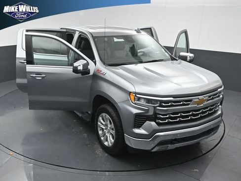 Used 2025 Chevrolet Silverado 1500 LTZ w/ LTZ Premium Package AWD/4WD image 25