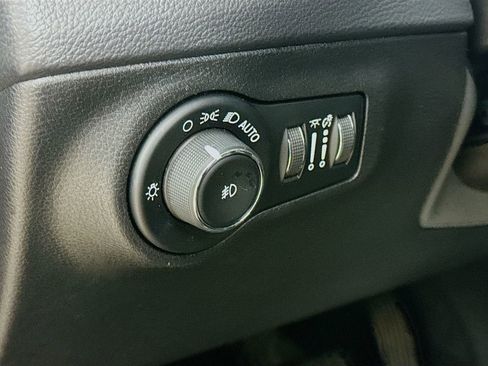 Used 2019 Jeep Compass Latitude AWD/4WD image 12