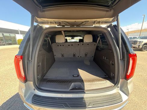 Used 2023 GMC Yukon XL SLT w/ SLT Luxury Package AWD/4WD image 23