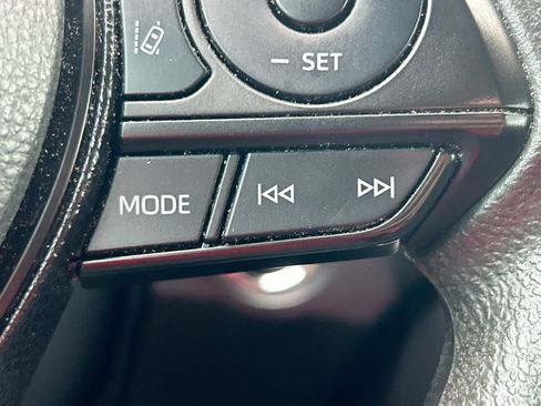 Certified 2021 Toyota RAV4 XLE FWD image 17