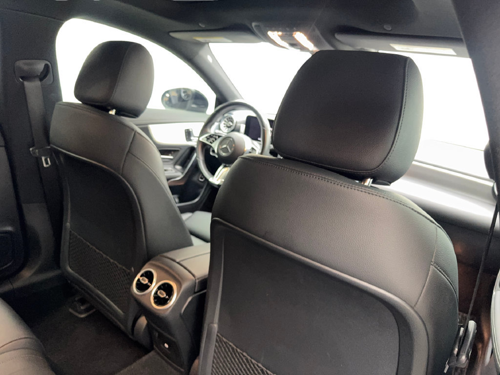 Used 2025 Mercedes-Benz CLA 250 image 41