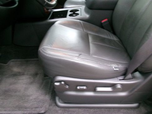 Used 2012 Chevrolet Avalanche LS w/ All-Star Edition AWD/4WD image 13