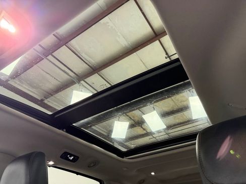 Used 2020 Chrysler Pacifica Touring-L Plus w/ Tire & Wheel Group image 27