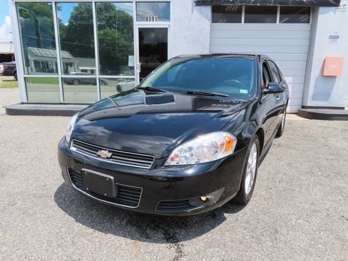 Used 2011 Chevrolet Impala LTZ FWD image 2