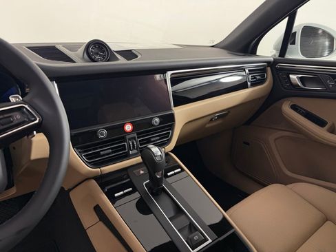 New 2026 Porsche Macan AWD/4WD image 23