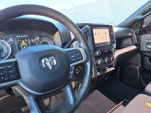 Used 2022 RAM 2500 Big Horn w/ Cold Weather Group AWD/4WD image 6