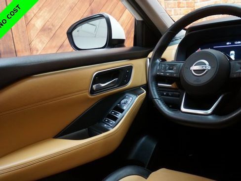 Used 2022 Nissan Rogue Platinum w/ Head-Up Display Package image 35