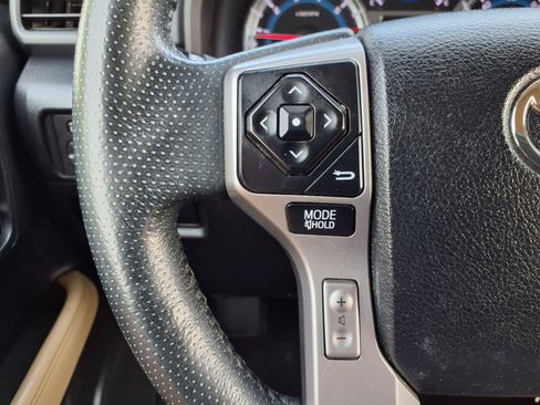 Used 2018 Toyota 4Runner SR5 AWD/4WD image 12