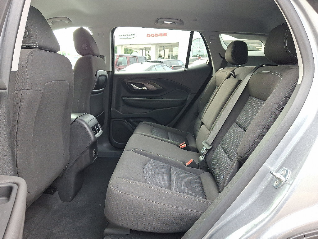 Used 2023 GMC Terrain SLE w/ Driver Convenience Package AWD/4WD image 9