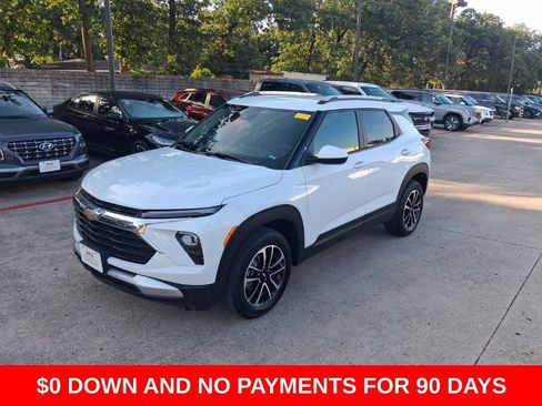 Used 2025 Chevrolet TrailBlazer LT AWD/4WD image 1