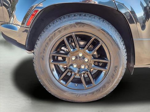 Used 2020 Land Rover Defender 110 S image 9