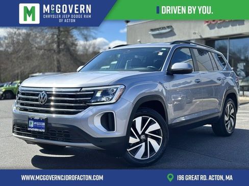 Used 2025 Volkswagen Atlas SE image 1