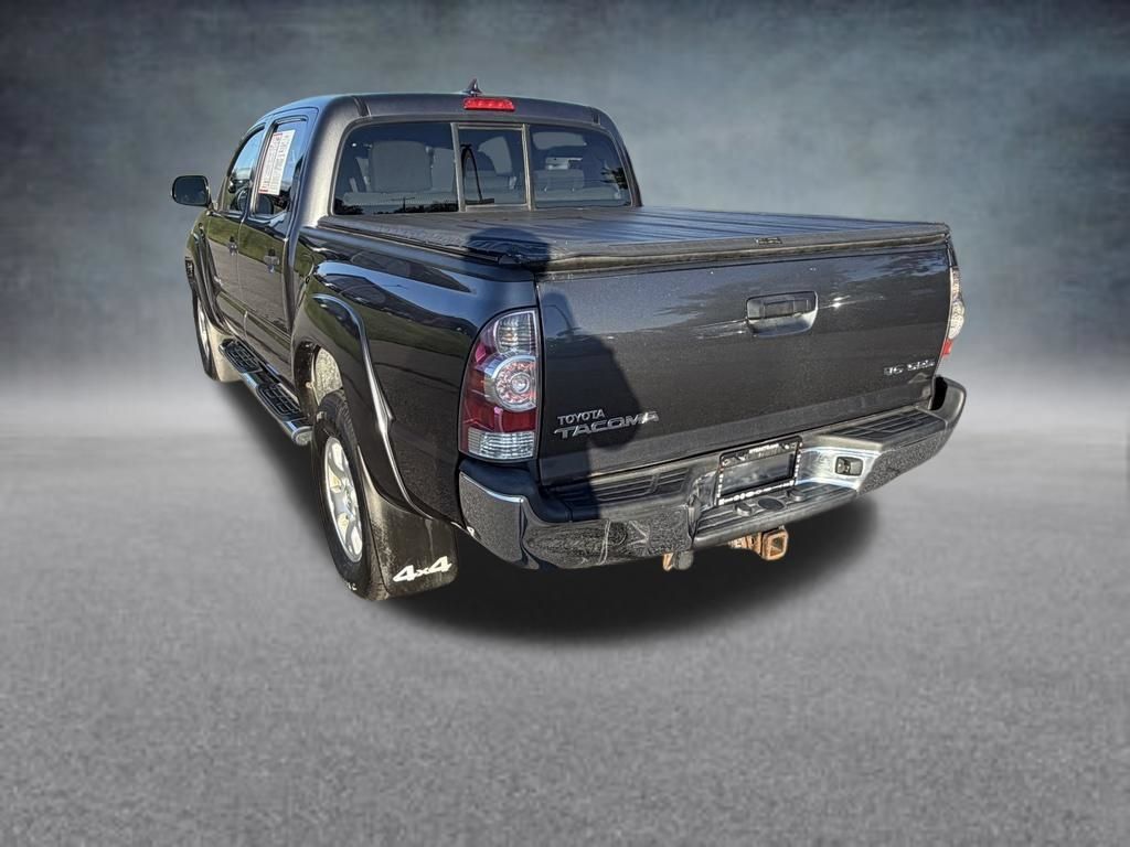 Used 2015 Toyota Tacoma 4x4 Double Cab w/ SR5 Package image 3