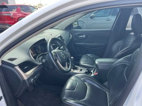 Used 2016 Jeep Cherokee High Altitude w/ Luxury Group FWD image 7