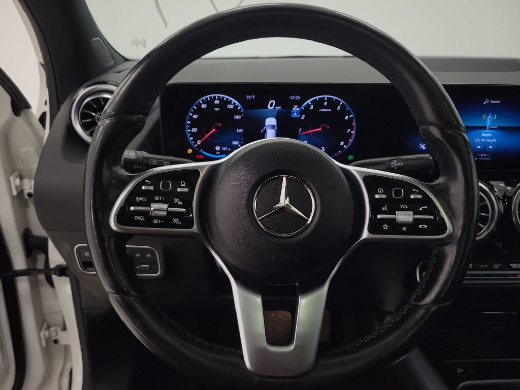 Used 2023 Mercedes-Benz GLA 250 4MATIC w/ Premium Package image 16