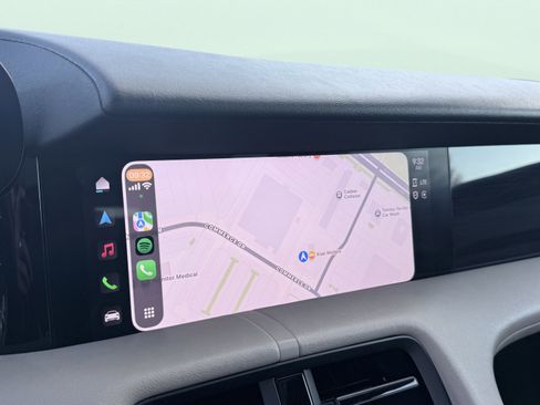 Used 2022 Porsche Taycan image 85